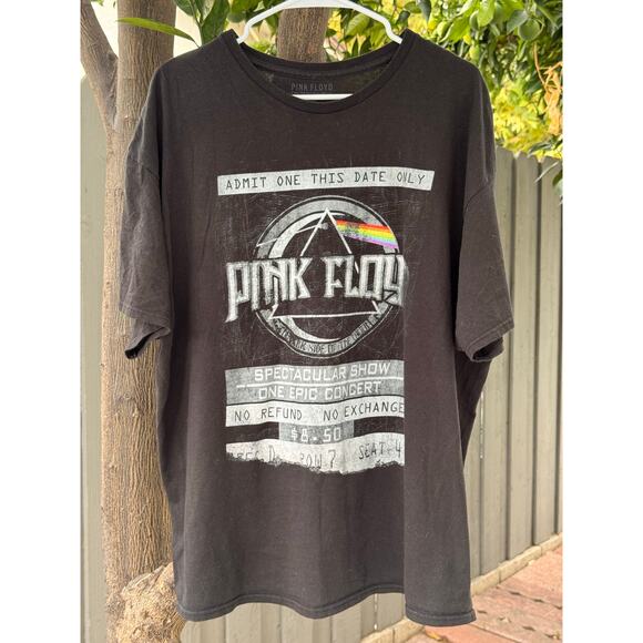 Pink Floyd “Dark Side of the Moon” Concert Ticket Graphic Tee Black Band Tee 2X - Picture 1 of 4